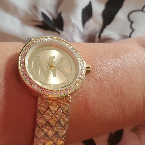 Michael Kors Watch - Picture 4 of 4